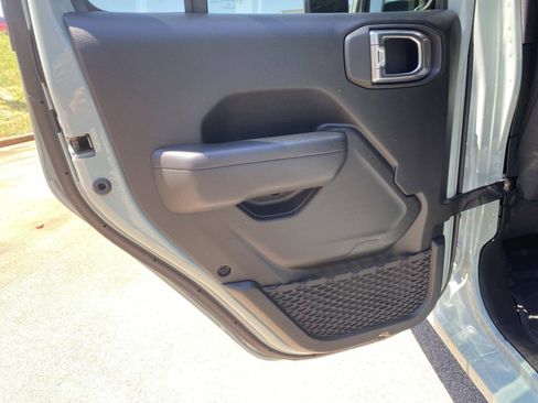 Used 2024 Jeep Wrangler Unlimited Sport AWD/4WD image 16