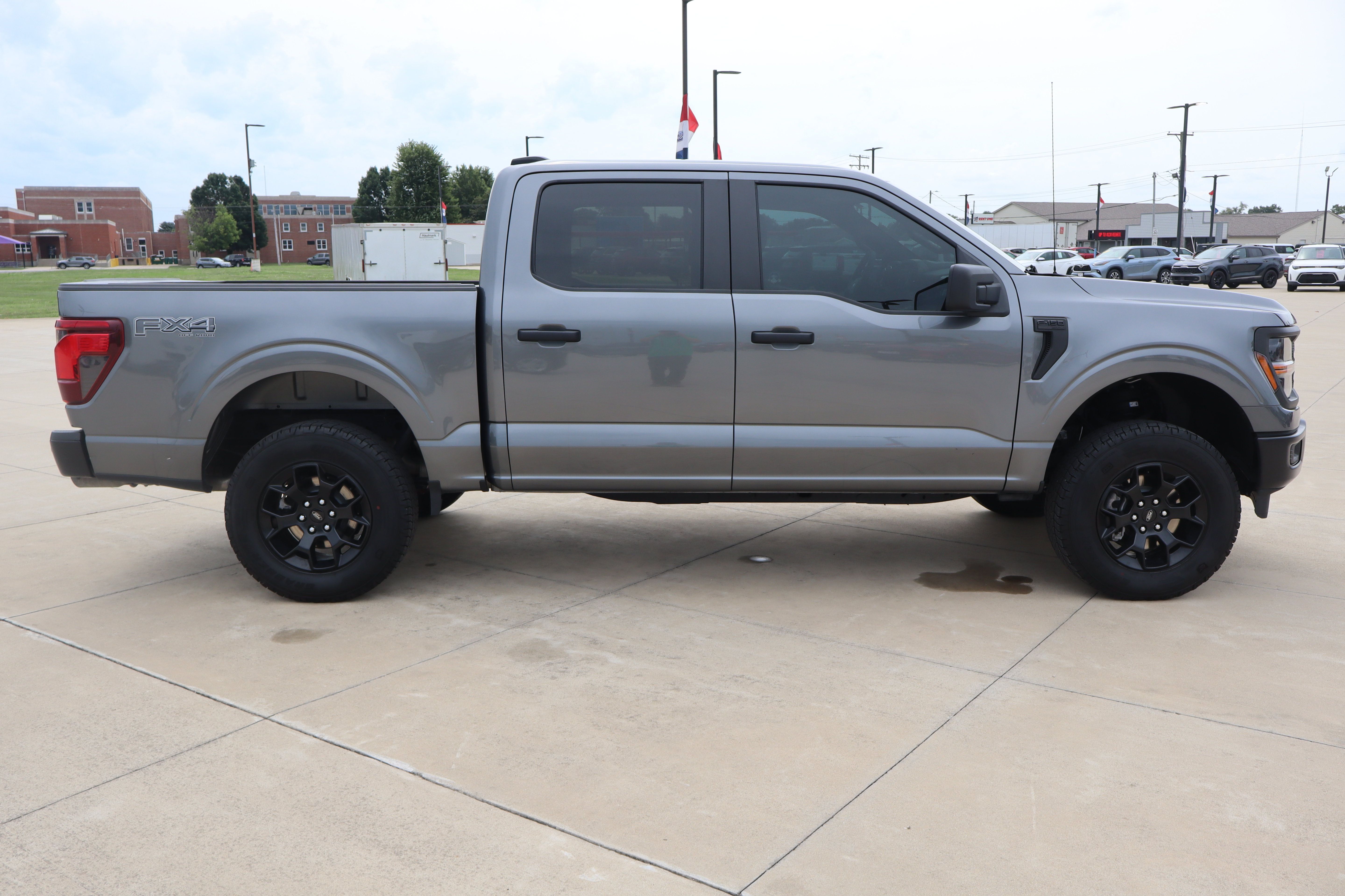 Used 2025 Ford F150 STX w/ Equipment Group 201A FX4 AWD/4WD image 4