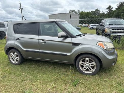 Used 2011 Kia Soul + w/ Audio Pkg FWD image 4