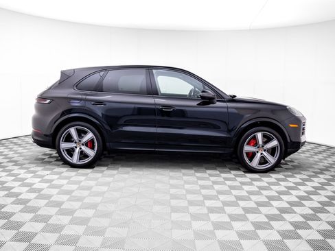 Used 2024 Porsche Cayenne S image 7