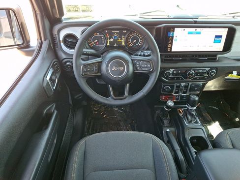 Certified 2025 Jeep Wrangler Unlimited Sport AWD/4WD image 11