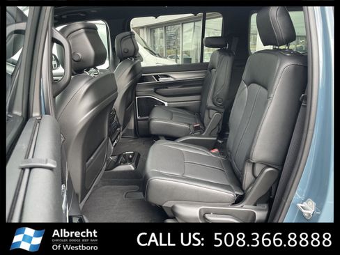 New 2026 Jeep Grand Wagoneer Limited AWD/4WD image 12
