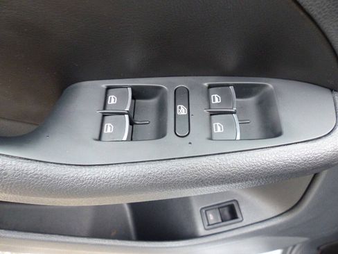 Used 2017 Volkswagen Jetta GLI FWD image 18