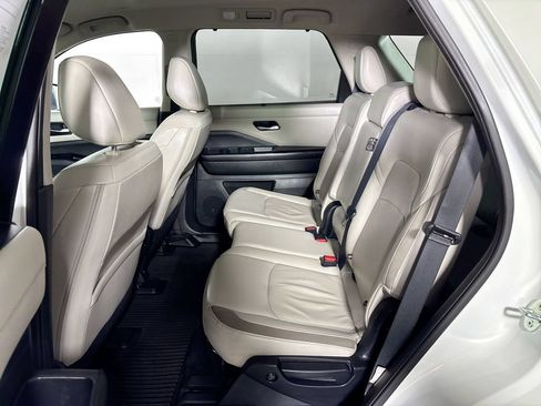 Used 2023 Nissan Pathfinder SL AWD/4WD image 20