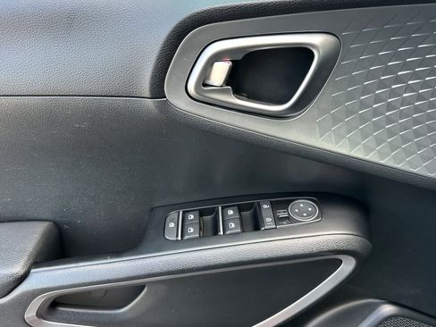 Used 2023 Kia Soul LX w/ Option Group 015 FWD image 12