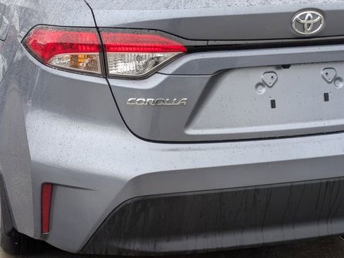 Used 2025 Toyota Corolla LE image 9