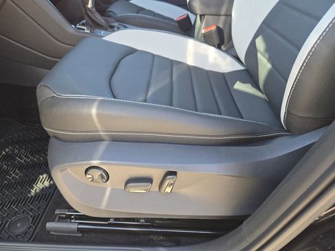 New 2026 Volkswagen Taos SEL image 19