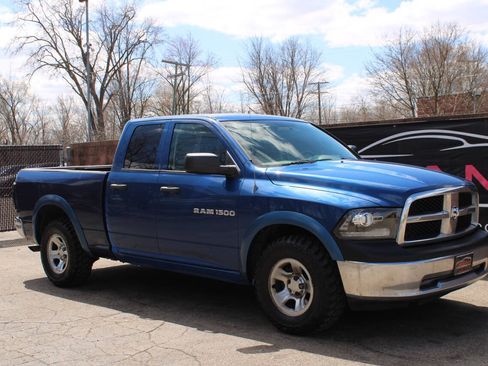 Used 2011 RAM 1500 ST w/ SXT Appearance Group AWD/4WD image 4