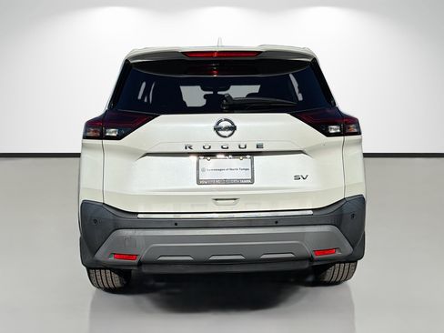 Used 2021 Nissan Rogue SV w/ Premium Package FWD image 4