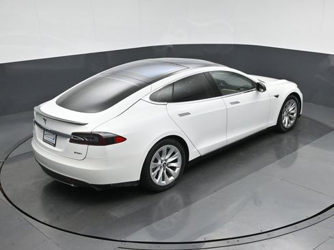 Used 2013 Tesla Model S Performance image 51