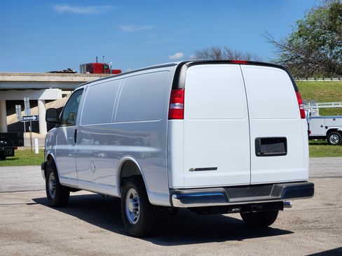 New 2026 Chevrolet Express 2500 w/ Driver Convenience Package RWD image 3