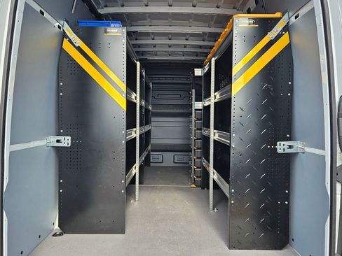 Used 2024 Mercedes-Benz Sprinter 2500 image 35