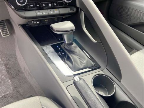 New 2025 Hyundai Elantra Sport FWD image 14