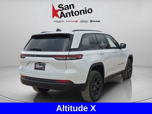 New 2025 Jeep Grand Cherokee Altitude RWD image 8