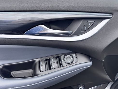 Used 2023 Buick Enclave Essence w/ Sport Touring Edition image 21