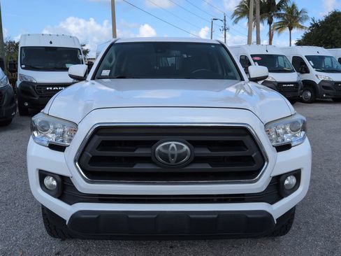 Used 2020 Toyota Tacoma SR5 RWD image 3