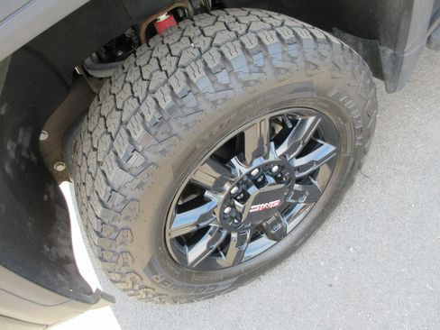 Certified 2024 GMC Sierra 2500 AT4 w/ AT4 Preferred Package AWD/4WD image 14