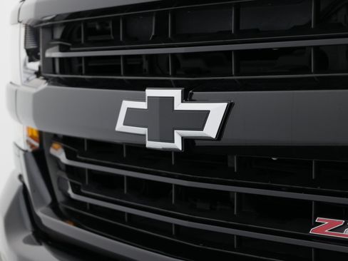 Used 2017 Chevrolet Silverado 1500 LT w/ All Star Edition AWD/4WD image 8