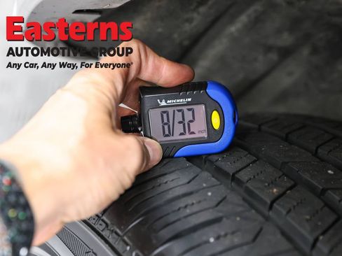 Used 2017 Jeep Grand Cherokee Altitude AWD/4WD image 29