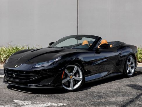 Used 2019 Ferrari Portofino RWD image 43