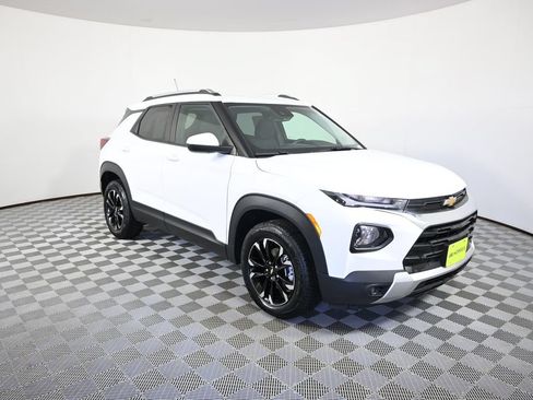 Used 2021 Chevrolet TrailBlazer LT w/ Convenience Package AWD/4WD image 9
