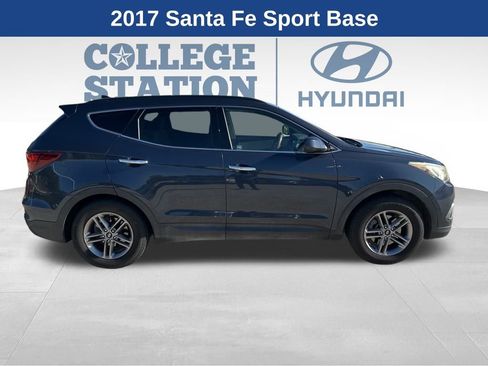 Used 2017 Hyundai Santa Fe Sport image 2
