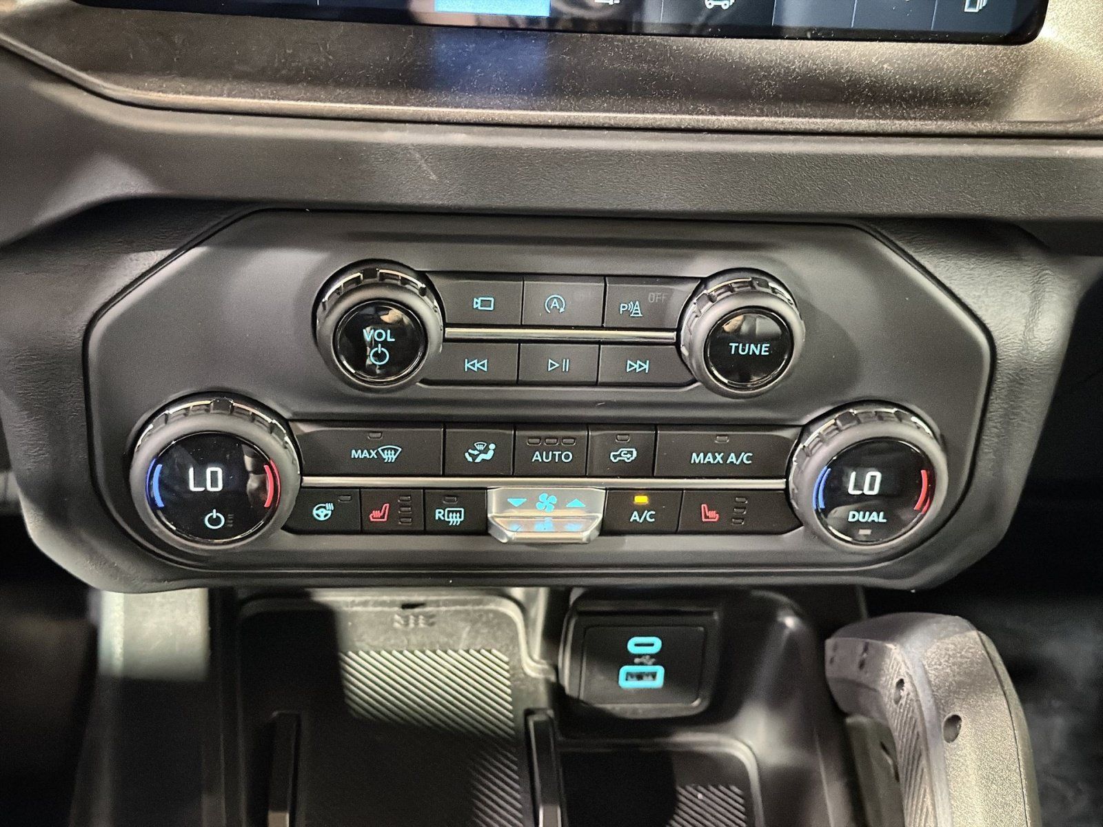 New 2025 Ford Bronco Badlands AWD/4WD image 30