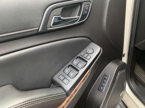 Used 2015 Chevrolet Suburban LTZ image 10