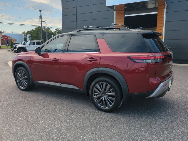 Used 2023 Nissan Pathfinder SL w/ SL Premium Package AWD/4WD image 6