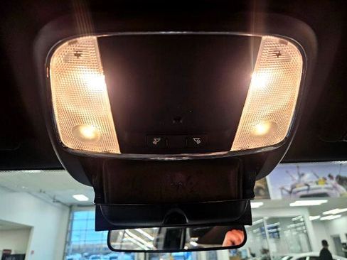 Used 2020 Jeep Grand Cherokee Laredo image 25