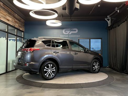 Used 2016 Toyota RAV4 LE AWD/4WD image 3