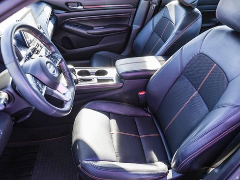 Used 2022 Nissan Altima 2.5 SR image 9