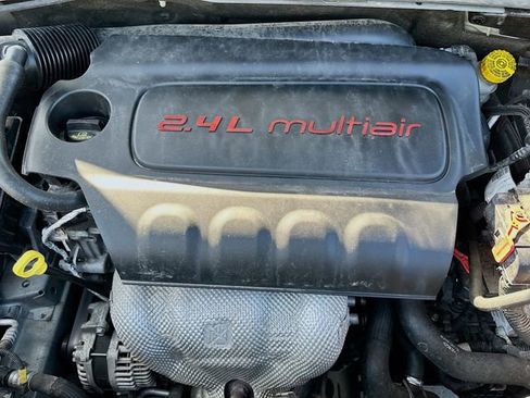 Used 2019 Jeep Renegade Latitude w/ Popular Equipment Group image 27