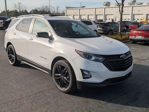 Used 2021 Chevrolet Equinox LT image 2