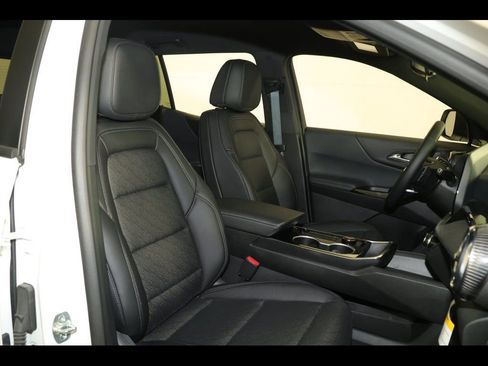 Used 2026 Chevrolet Equinox LT w/ Convenience Package II image 27