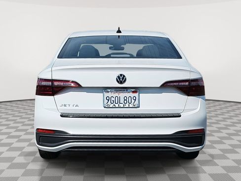 Used 2023 Volkswagen Jetta Sport image 6