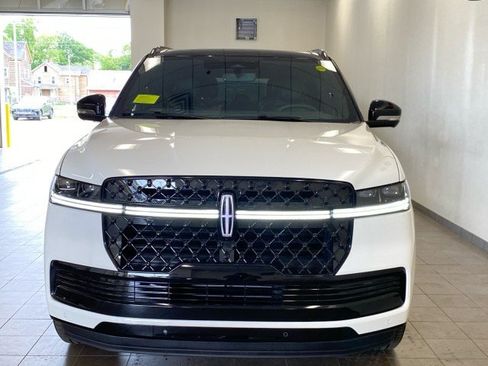 New 2026 Lincoln Navigator L Black Label AWD/4WD image 3