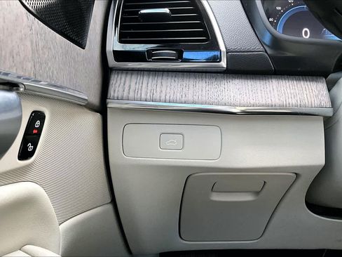 Used 2023 Volvo XC90 B6 Ultimate w/ Protection Package Premier image 36