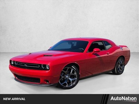 Used 2015 Dodge Challenger SXT w/ Driver Convenience Group image 1