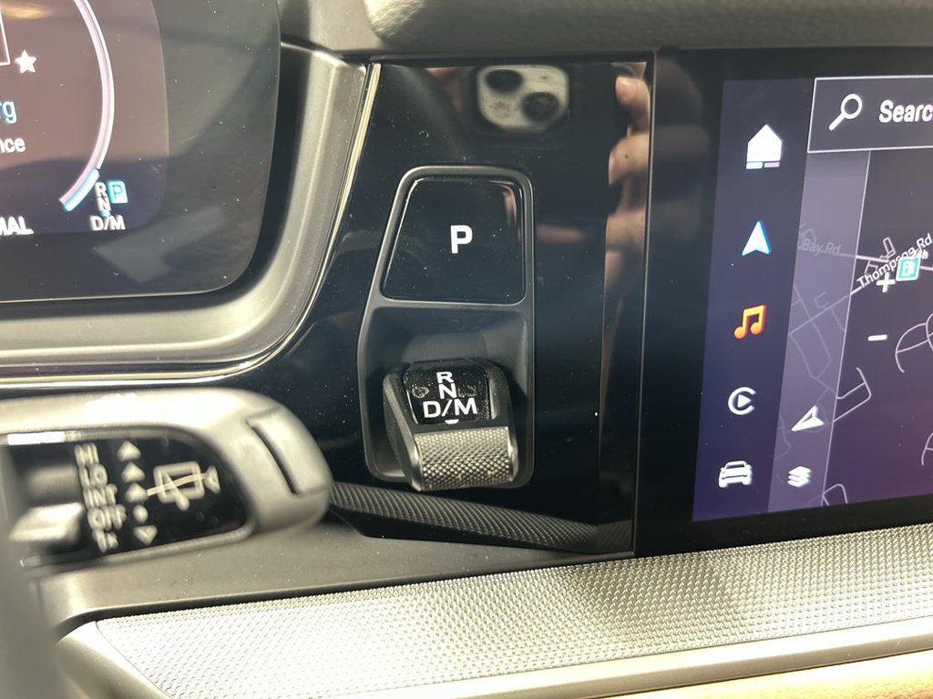 Certified 2024 Porsche Cayenne AWD/4WD image 18