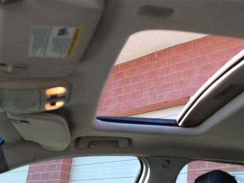 Used 2010 Ford Fusion Sport image 16