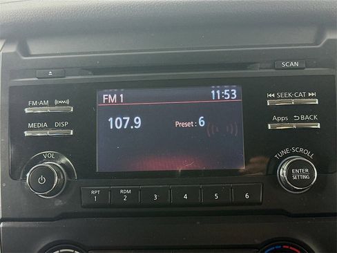 Used 2017 Nissan Titan SV image 17