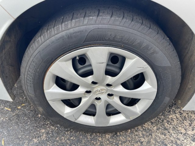 Used 2020 Toyota Corolla LE FWD image 21