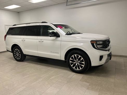 Used 2025 Ford Expedition Max Platinum AWD/4WD image 3