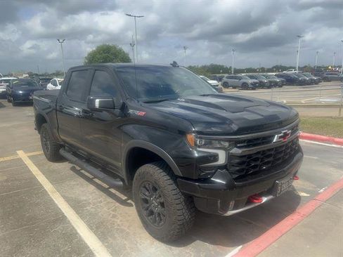 Used 2024 Chevrolet Silverado 1500 ZR2 w/ Technology Package image 2