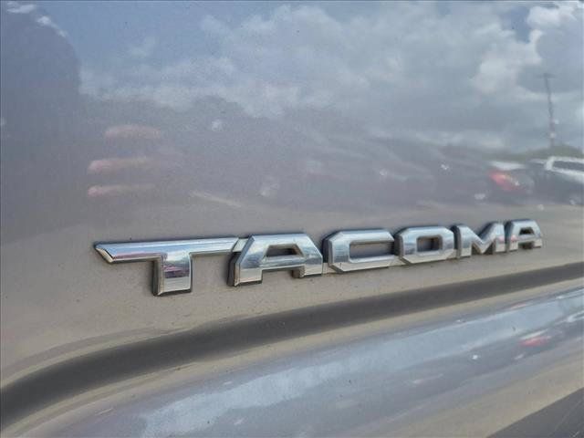 Used 2021 Toyota Tacoma SR5 AWD/4WD image 10