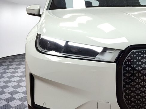 Used 2025 BMW iX xDrive50 image 9