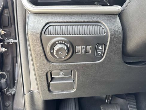 Used 2022 Jeep Wagoneer Series III w/ Premium Group I image 21