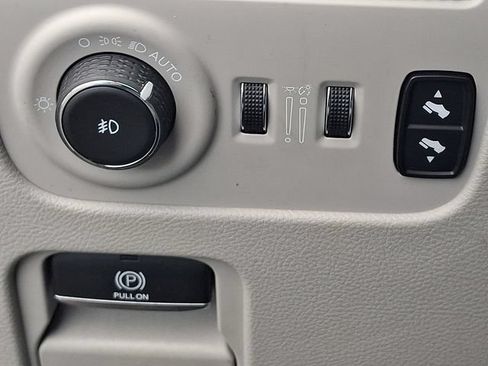 Used 2022 Jeep Wagoneer Series II AWD/4WD image 23