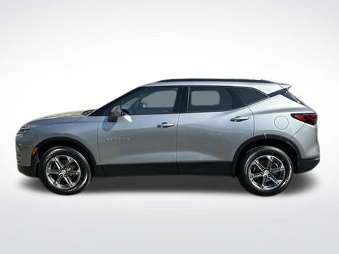 Used 2024 Chevrolet Blazer LT w/ Convenience Package FWD image 2